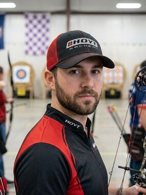 Vintage Hoyt Archery "Shooting Staff" Trucker Hat – Black & Red